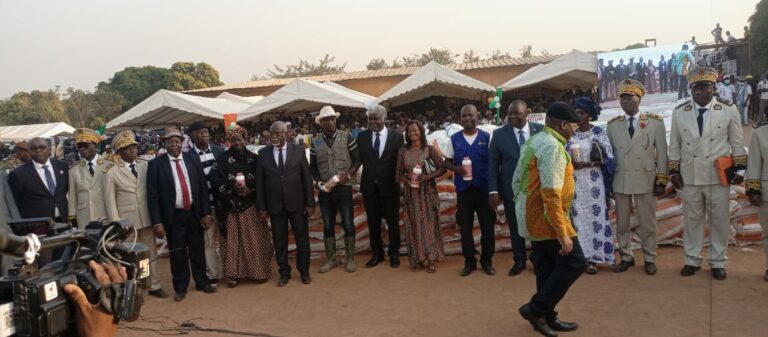Côte d’Ivoire-AIP/ Le Premier ministre Robert Beugré Mambé honoré comme fils gouro à Bazré