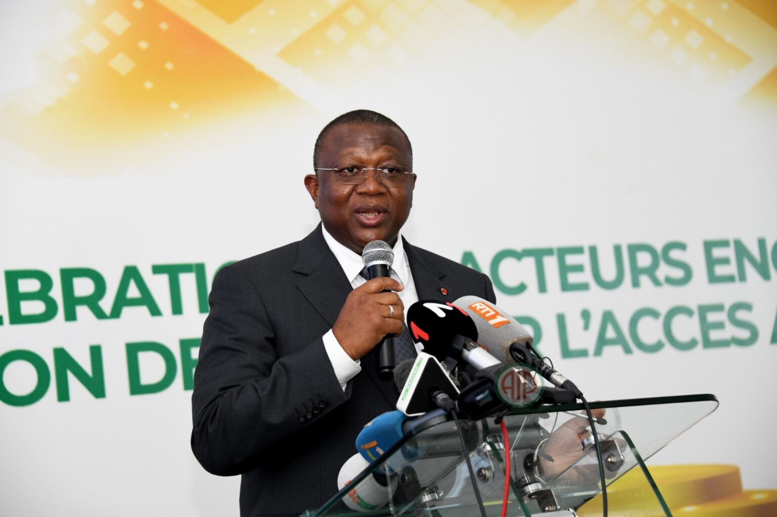 Côte d’Ivoire-AIP/ Le ministre Amadou Coulibaly encourage les journalistes à la protection de l’accès à l’Information pour une société transparente
