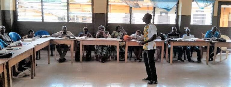 Côte d’Ivoire-AIP/ Les catéchistes catholiques de Duékoué renforcent leurs capacités sur la présentation d’un cours de catéchisme