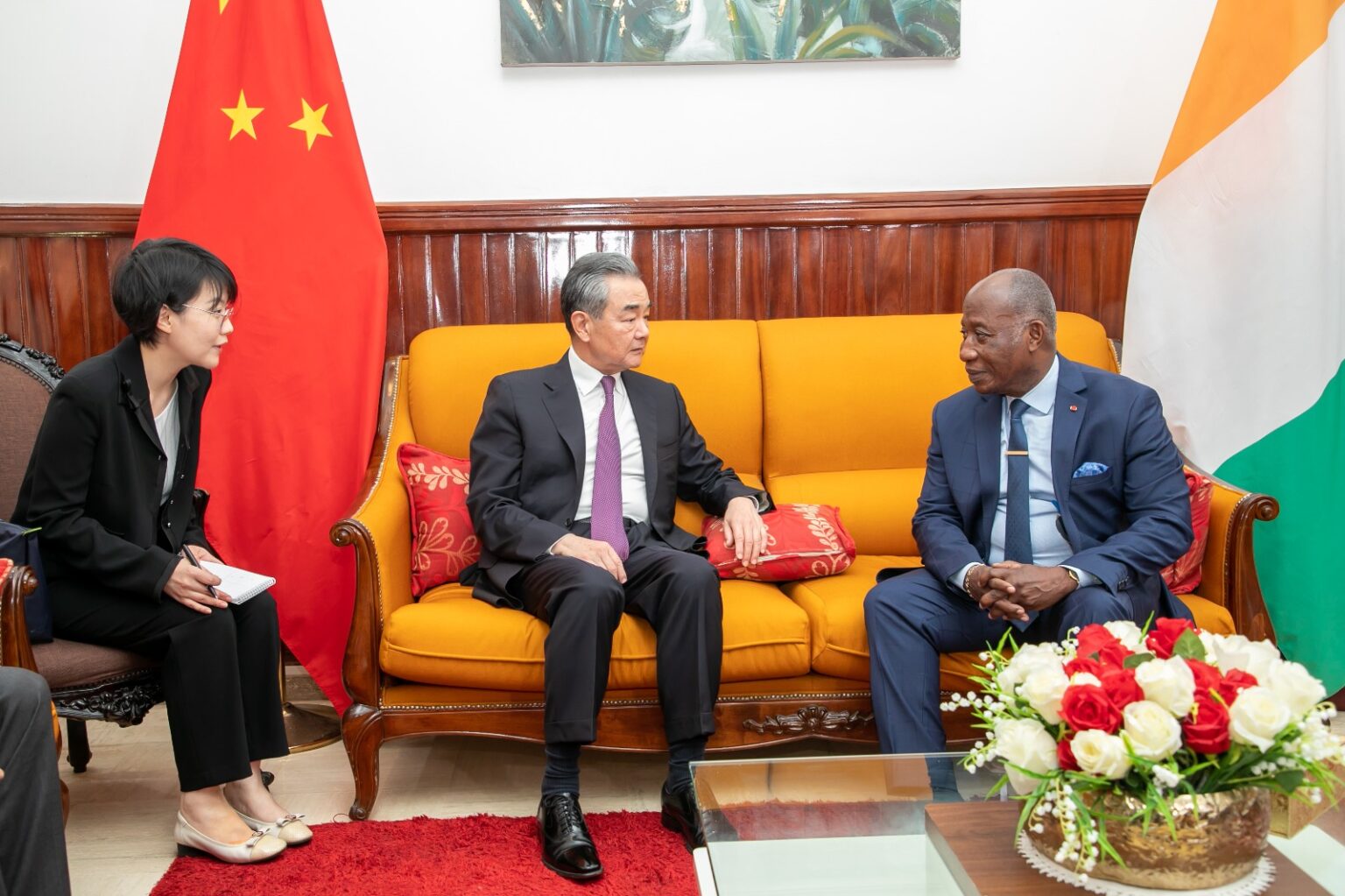 Côte d’Ivoire-AIP/ Inter/ Arrivée à Abidjan du ministre chinois des Affaires étrangères