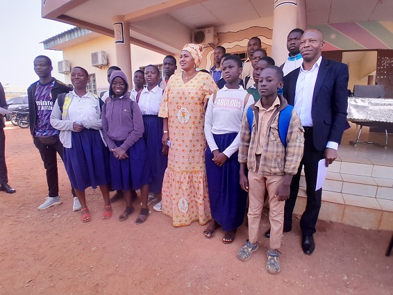 Côte d’Ivoire-AIP/ Les titulaires de meilleures notes au premier examen blanc récompensés au collège moderne de Gbéléban