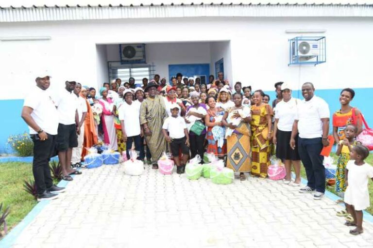 Côte d’Ivoire-AIP/ Une ONG offre des kits de maternité aux femmes d’Attinguié