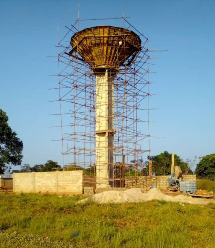 Côte d’ivoire-AIP/ Les travaux du château d’eau de Minfla ont un taux de réalisation de 80% (Le conseil régional de la Marahoué)