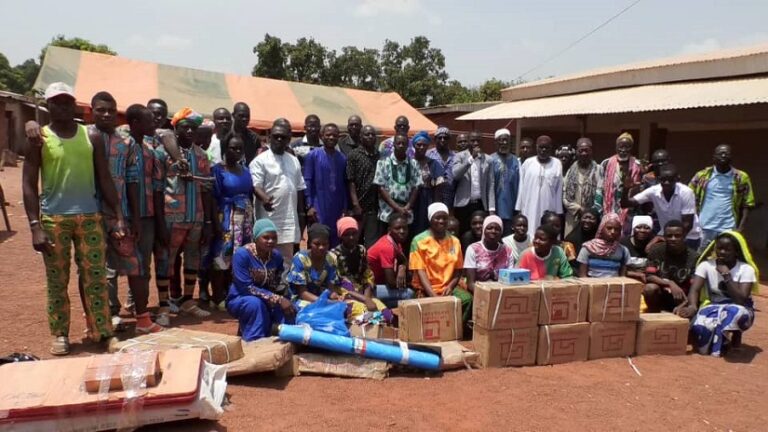 Côte d’Ivoire-AIP/ Quatorze jeunes filles déscolarisées apprennent la couture à Kanakono