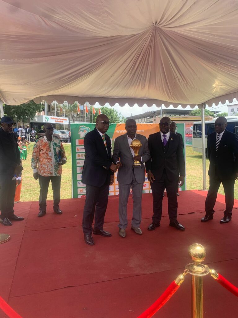 Côte d’Ivoire-AIP/ CAN 2023 : La FIF remet près d’un milliard de F CFA aux acteurs du football ivoirien