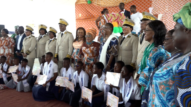 Côte d’Ivoire-AIP/JIF 2024 : Les meilleurs filles élèves de la région du Sud-Comoé primées