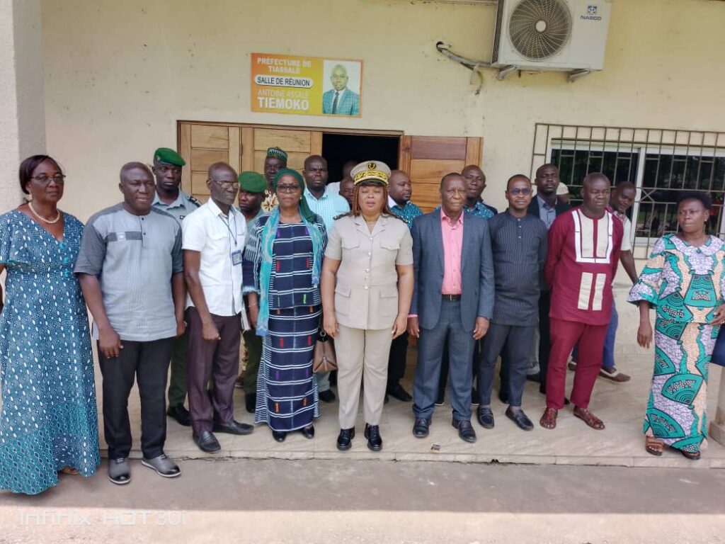 Côte d’Ivoire-AIP/Opérateurs économiques et parents d’élèves de Tiassalé invités à s’investir dans la pérennisation des cantines scolaires