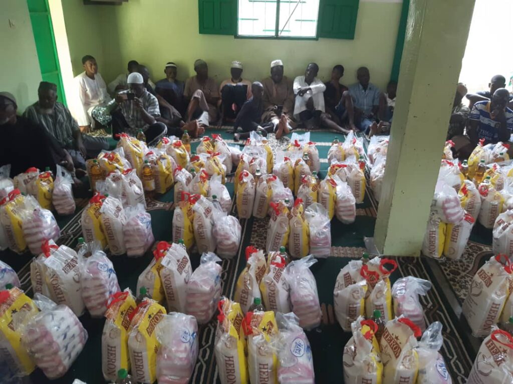 Côte d’Ivoire-AIP/ L’UNEMCI offre des vivres à la communauté musulmane d’ Abobo-Bocabo