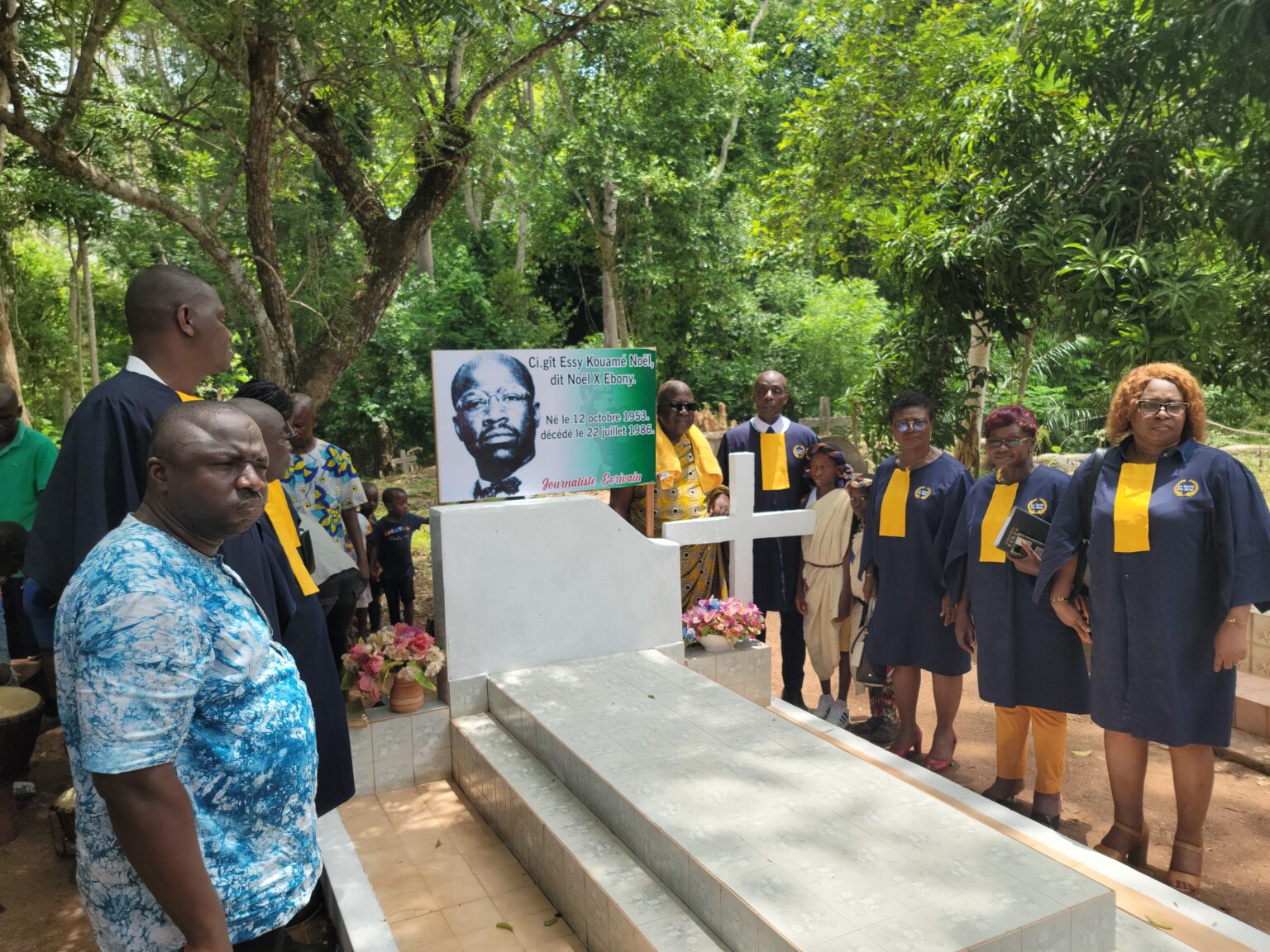 Côte d’Ivoire – AIP / Des lauréats du prix Ebony rendent hommage à Noël X à Tanokoffikro