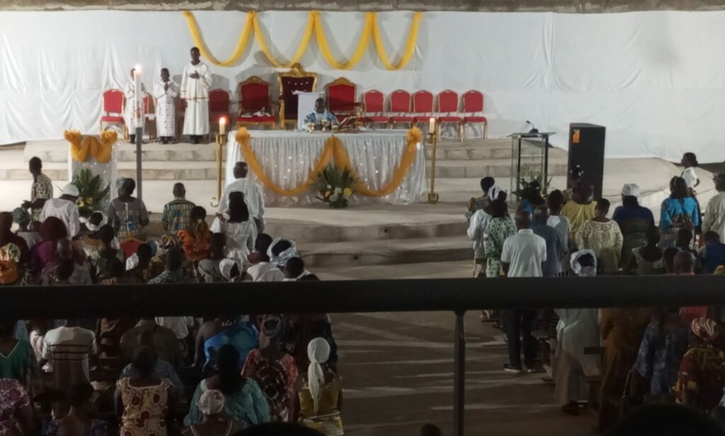 Côte d’Ivoire-AIP/ Pâques 2024: un curé de Sikensi exhorte les fidèles à louer le Christ ressuscité pour être délivrés des souffrances