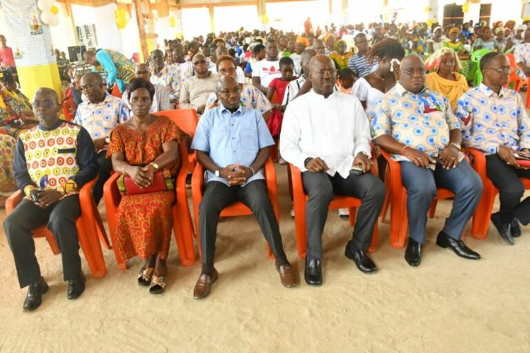 Côte d’Ivoire-AIP/Mgr Jacques Assanvo invite les chrétiens de Ouellé-Koumanou à apporter leur contribution pour l’achèvement de la chapelle