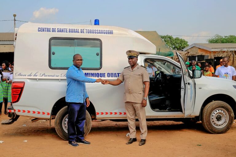 Côte d’Ivoire-AIP/ Le député Kra Kouamé équipe le centre de santé du village de Torossanguéhi d’une ambulance médicalisée