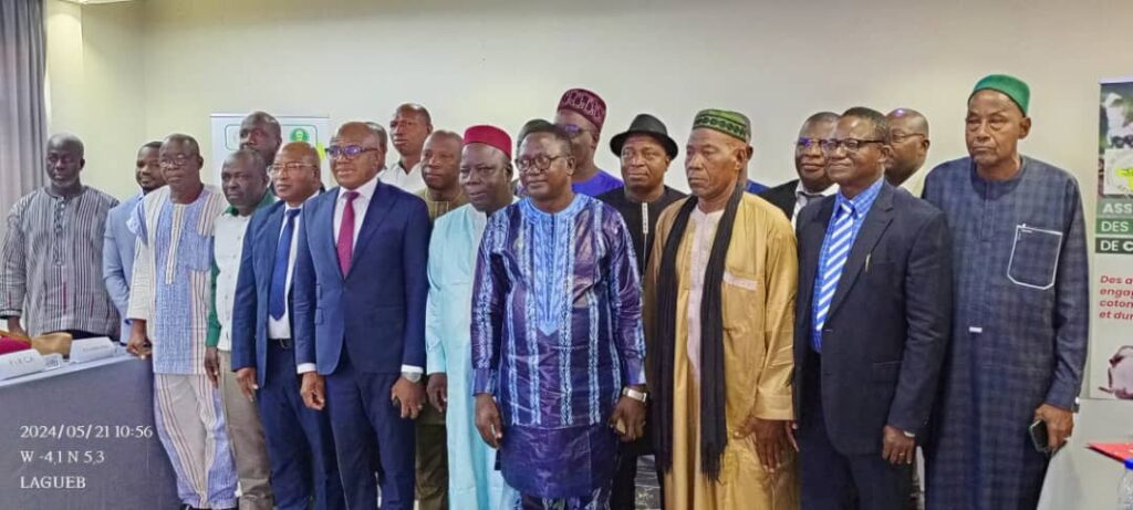 Côte d’Ivoire-AIP/Les producteurs africains de l’or blanc s’imprègnent à Abidjan des techniques de négociation du prix des intrants et du coton graine