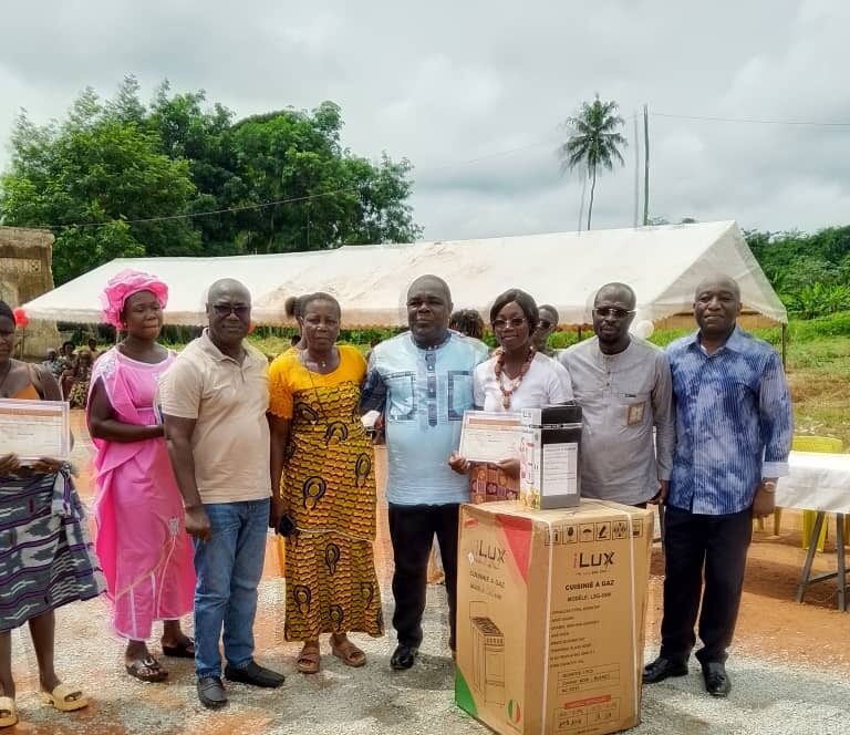 Côte d’Ivoire-AIP/Fête des mères 2024 : des cadeaux distribués à 300 mamans de Sikensi