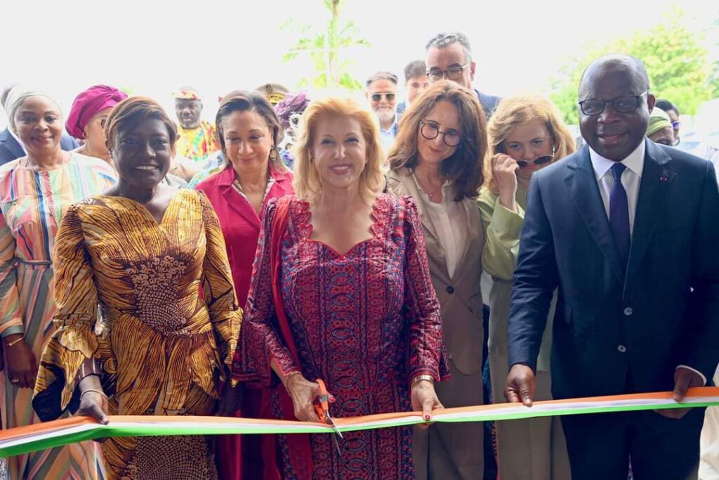 Côte d’Ivoire- AIP/ Dominique Ouattara inaugure « La maison de vie » de l’hôpital mère-enfant de Bingerville pour les enfants cancéreux