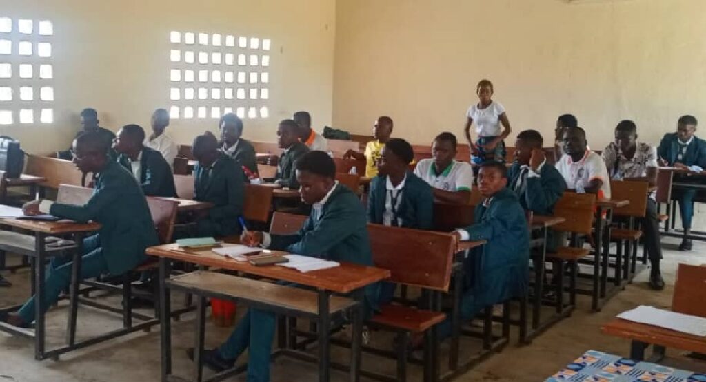 Côte d’Ivoire – AIP/ Un enseignant-chercheur exhorte des étudiants à entreprendre dans l’agrotourisme
