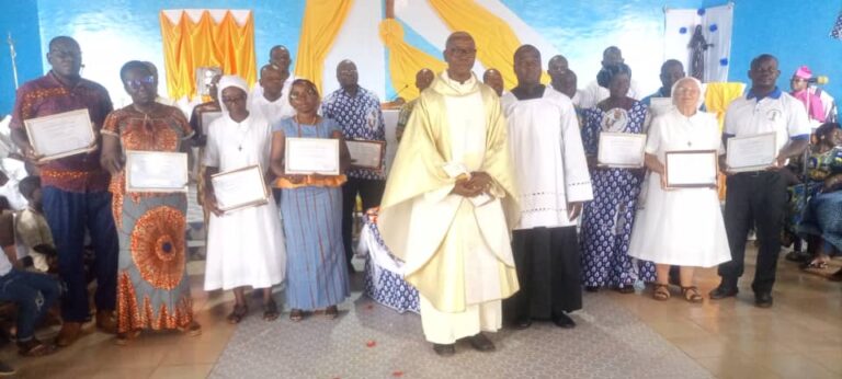 Côte d’Ivoire-AIP/Des fidèles de l’église Notre dame de l’Assomption de Tengréla honorés pour leur engagement auprès du clergé