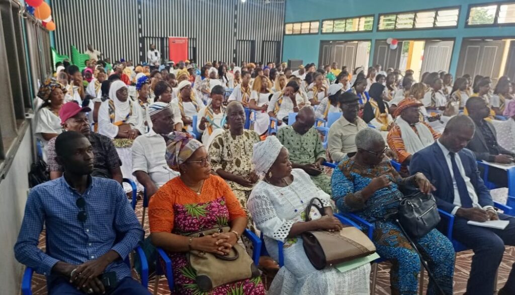 Côte d’Ivoire – AIP/150 jeunes filles bénéficiaires du projet Women’s Hope 2.0 reçoivent des certificats après trois mois de formation à Daloa