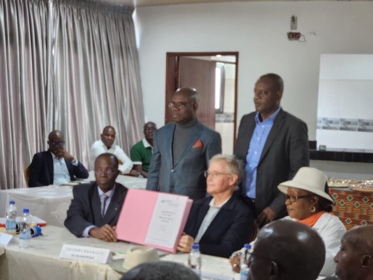 Côte d’Ivoire-AIP/ Le personnel et la direction générale d’une entreprise agro-industrielle signent leur 4è protocole de trêve sociale