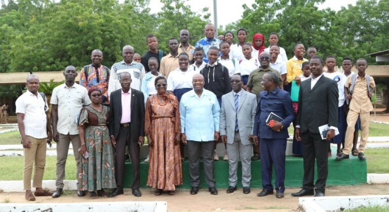 Côte d’Ivoire – AIP / Le député Akoto Olivier s’assure de l’effectivité de la rentrée des classes à Daoukro