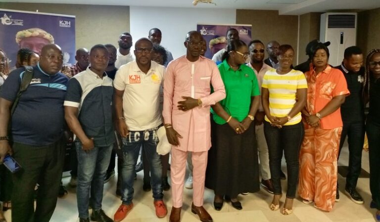 Côte d’Ivoire – AIP/ Le chantre Maestro Philippe célèbre 10 ans de carrière