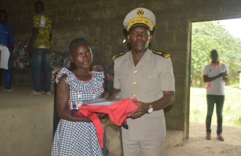 Côte d’Ivoire-AIP/ La Mutuelle des jeunes de Béoumi offre des kits scolaires à 500 enfants et du matériel aux établissements