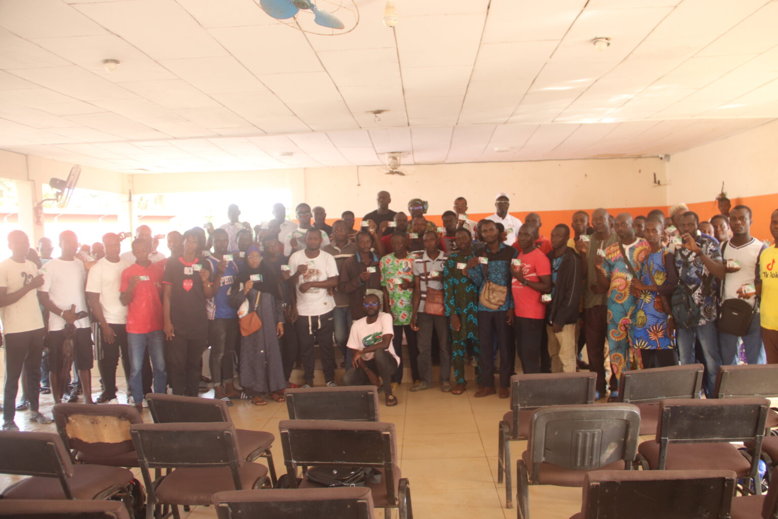 Côte d’Ivoire-AIP / Cent jeunes d’Aboisso reçoivent des permis de conduire gratuits pour favoriser leur autonomisation