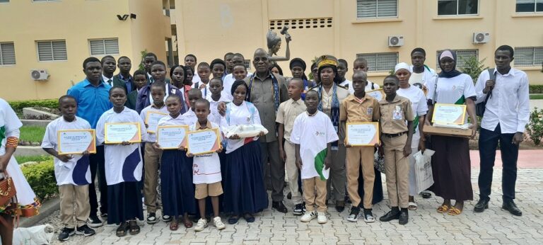 Côte d’Ivoire-AIP/ Le Conseil régional récompense les 100 meilleurs élèves de Gbêkê