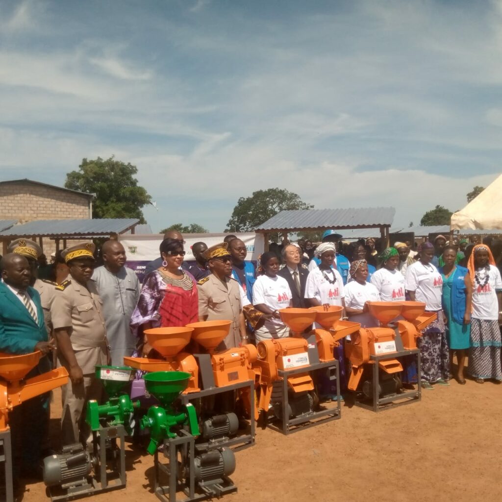 Côte d’Ivoire-AIP/ ONU Femmes offre des kits AGR à l’association des femmes demandeuses d’asile de Nioronigué