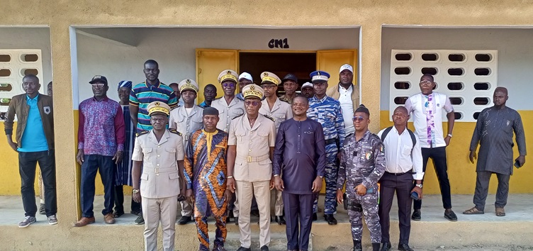 Côte d’Ivoire-AIP/ Un bâtiment de trois classes et des kits remis à l’école primaire publique de Djidordouo