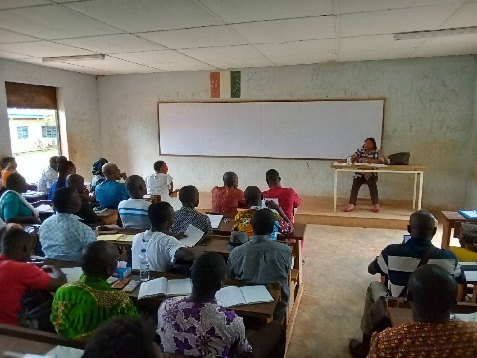 Côte d’Ivoire – AIP / Les professeurs du cycle secondaire d’Akoupé informés sur les dispositions pédagogiques de l’année scolaire 2024-2025