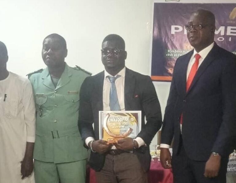 Côte d’Ivoire-AIP/ Abraham Diomandé, lauréat du super prix « Plume d’or ivoire 2024 »