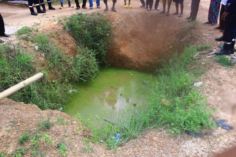 Côte d’Ivoire-AIP/ Deux enfants de deux ans meurent noyés dans une fosse à Agboville