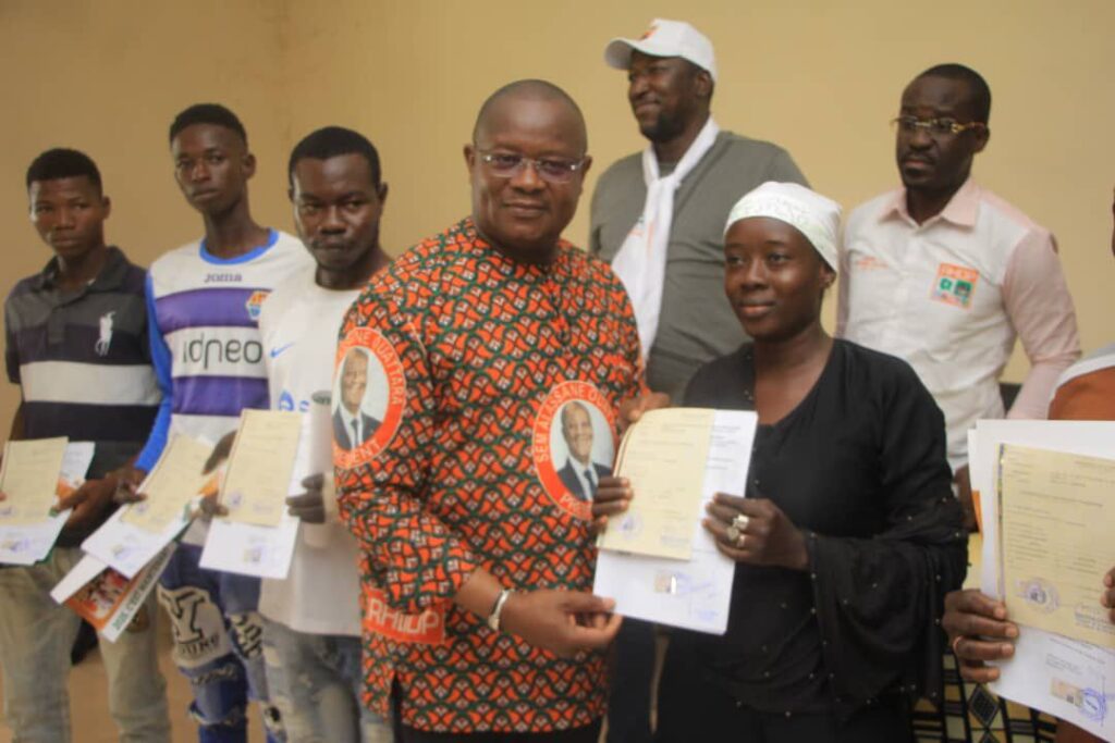Côte d’Ivoire-AIP/3000 nouveaux majeurs reçoivent leurs certificats de nationalité à Bouko
