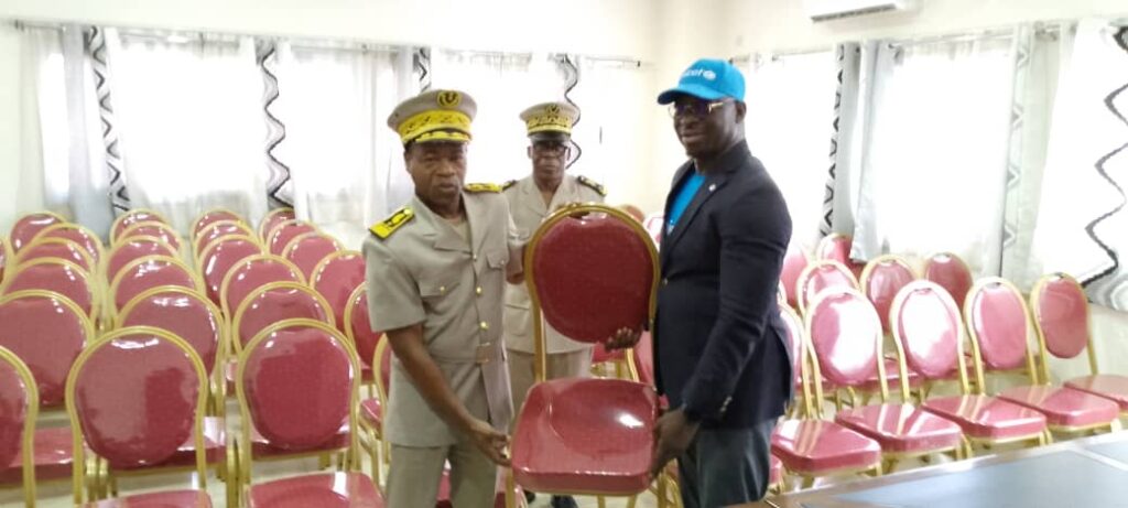 Côte d’Ivoire-AIP/ L’UNICEF fait don de chaises à la préfecture de Bouna