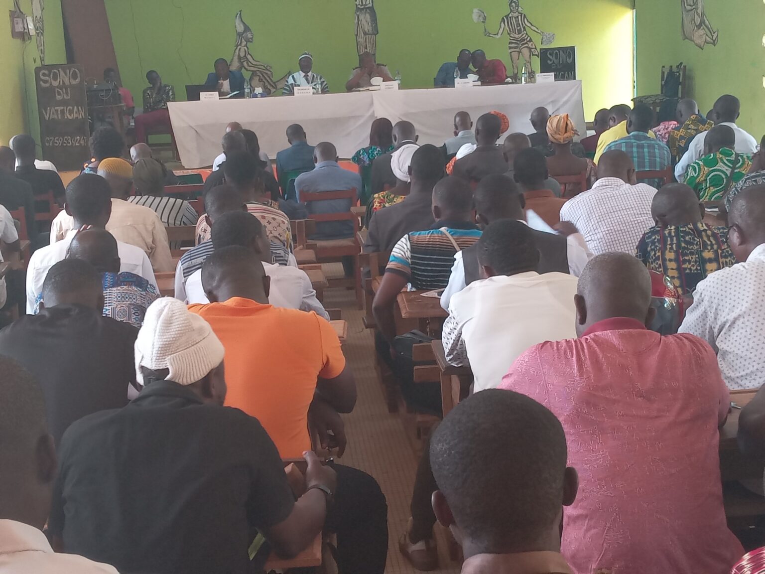 Côte d’Ivoire-AIP/ Les enseignants des établissements secondaires de Zuénoula instruits sur le bon fonctionnement des UP et CE