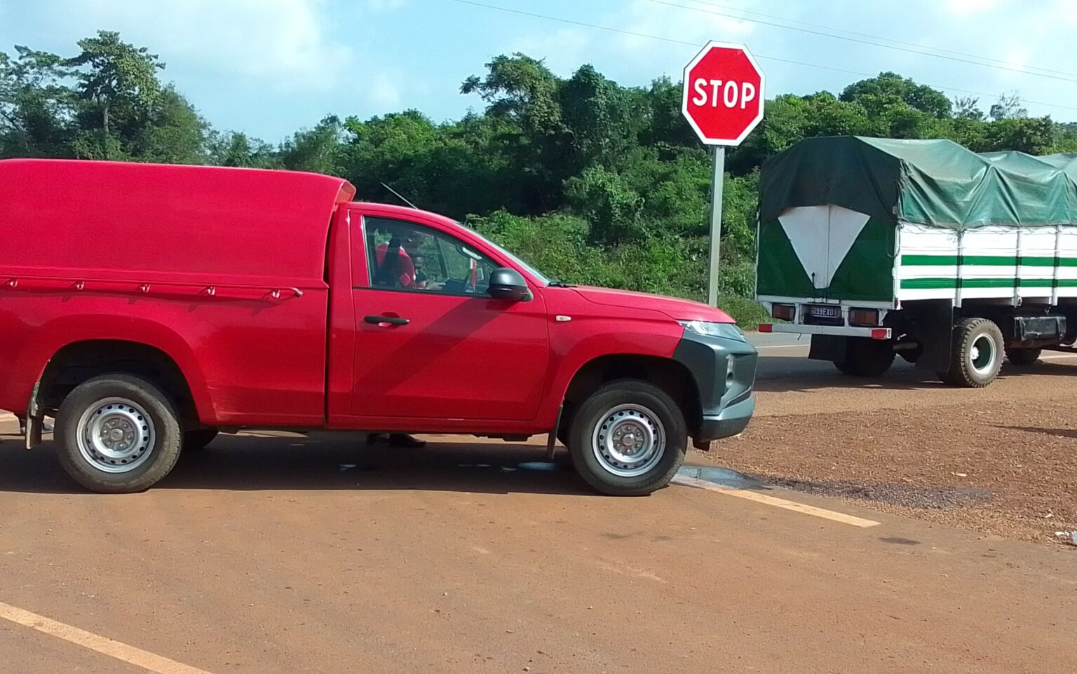 Côte d’Ivoire – AIP / Des coupeurs de route ouvrent le feu sur un véhicule entre Ouellé et Prikro