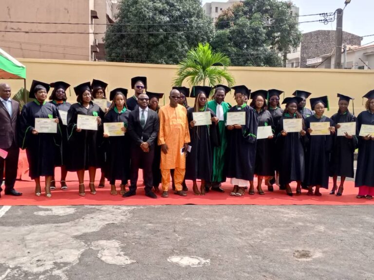 Côte d’Ivoire-AIP/ Plus 300 étudiants d’une université privée reçoivent leurs diplômes de fin de formation