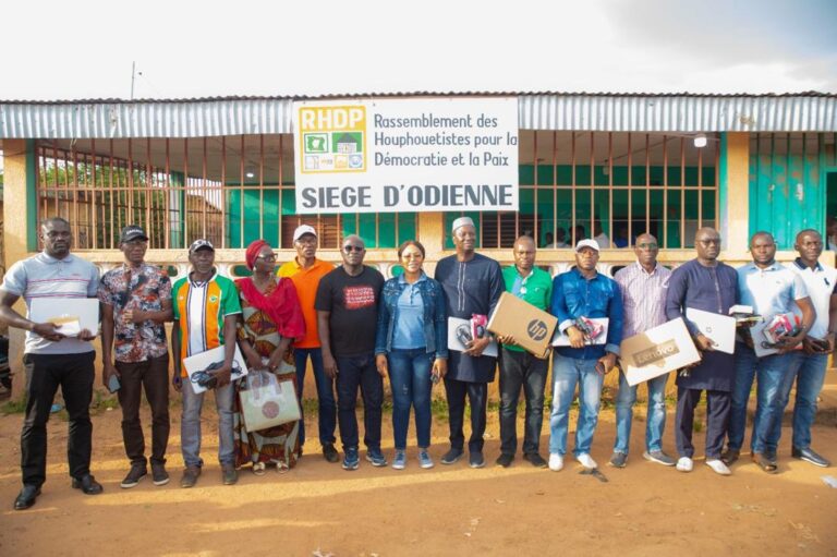 Côte d’Ivoire-AIP/ Nassénéba Touré apporte un soutien aux délégués départementaux RHDP du district du Denguélé