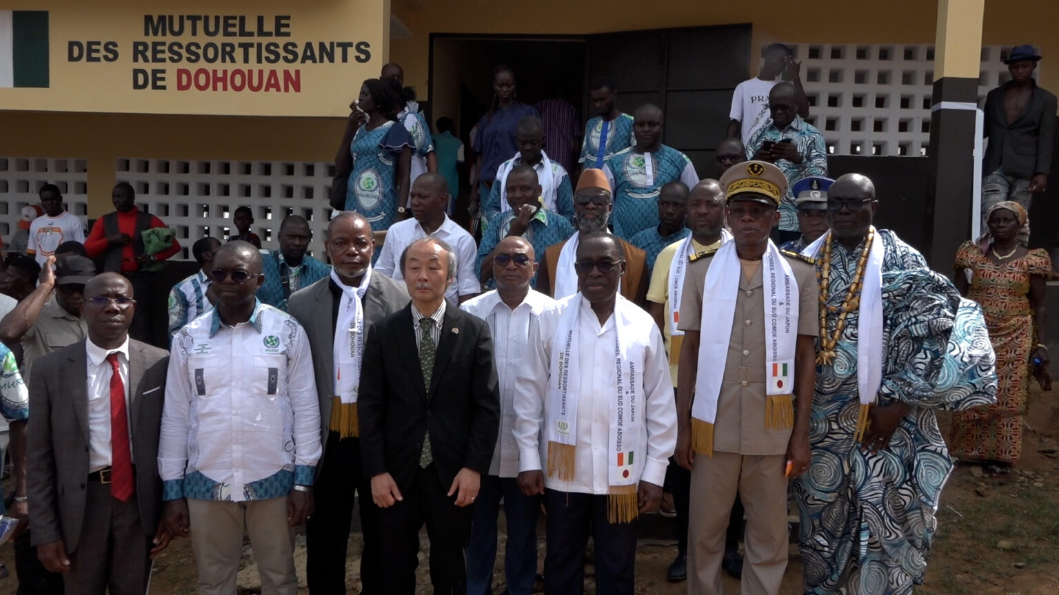 Côte d’Ivoire-AIP/ L’ambassade du Japon et le conseil régional du Sud-Comoé inaugurent deux nouveaux bâtiments scolaires à Dohouan