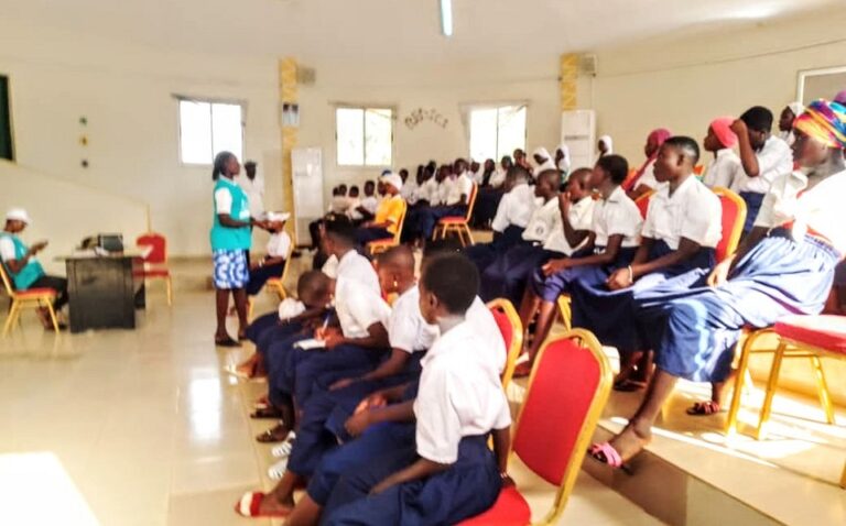Côte d’Ivoire-AIP/ Les élèves filles de Minignan sensibilisées sur les cancers du sein et du col de l’utérus
