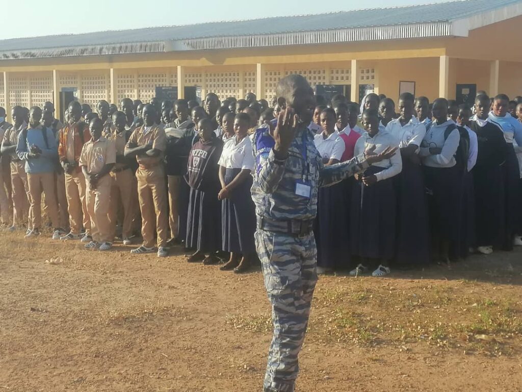 Côte d’Ivoire-AIP/La gendarmerie de Korhogo exhortent les élèves de Sinématiali à éviter la drogue