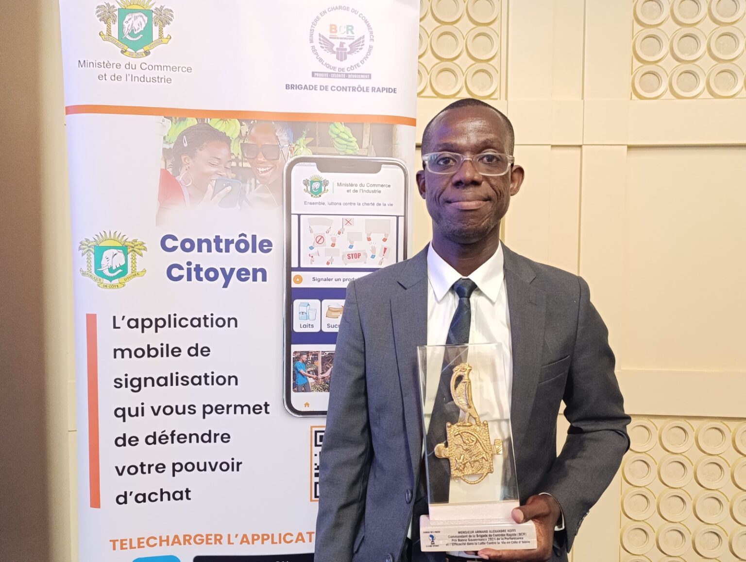 Côte d’Ivoire-AIP/Le commandant de la brigade de contrôle rapide récompensé pour son efficacité dans la lutte contre la vie chère