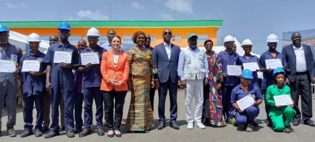 Côte d’Ivoire-AIP/ Plus de 100 jeunes champions pour la paix reçoivent leurs certificats de fin de formation à Bouna