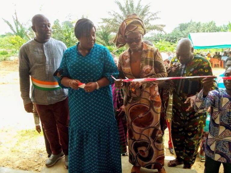 Côte d’Ivoire-AIP/La mairie d’Alépé livre une école primaire publique au village de Montézo