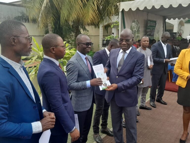 Côte d’Ivoire-AIP/ Des opérateurs en évaluation environnementale reçoivent l’agrément étatique