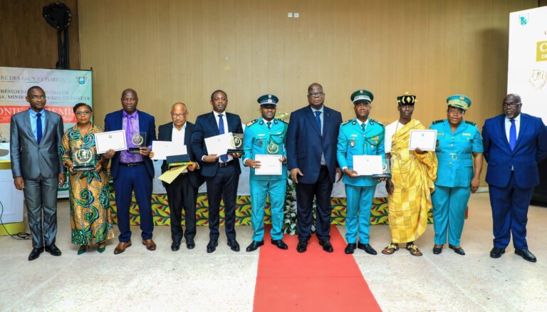 Côte d’Ivoire-AIP/Prix d’excellence 2024 : Les meilleurs 2e et 3e des Eaux et Forêts et du Reboisement reçoivent leurs récompenses