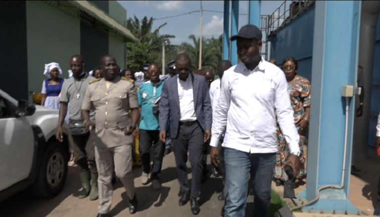 Côte d’Ivoire-AIP/Le préfet de région rassure les populations d’Agboville de la « bonne » qualité de l’eau dans les ménages