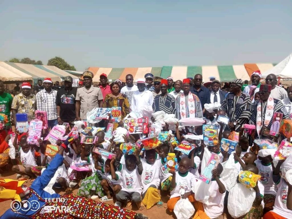 Côte d’Ivoire – AIP / 900 écoliers primés et cadeautés à Pegnankaha ( Sinematiali)