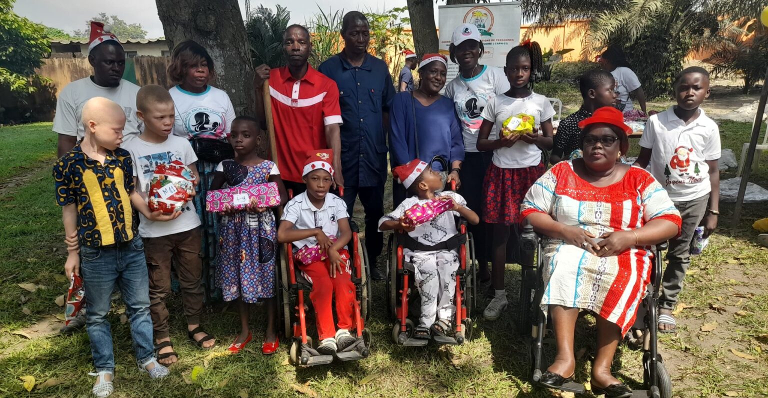 Côte d’Ivoire-AIP/ La CAPH-CI offre un arbre de Noël à des enfants handicapés